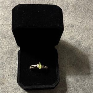 Sterling Silver Ring with Peridot Marquise Gemstone Size 8